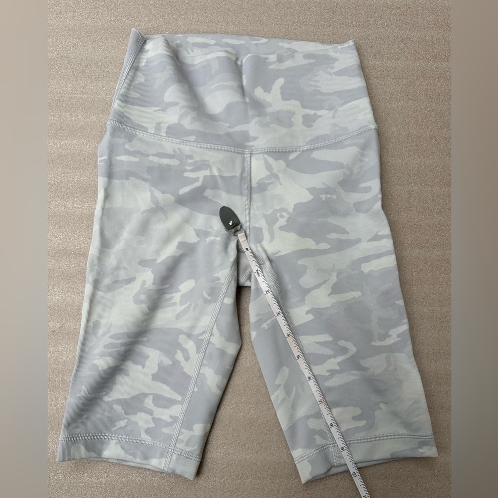 Lululemon 10'' Wunder Under Short Incognito Camo Jacquard Alpine White Star Sz 4 - Picture 5 of 8